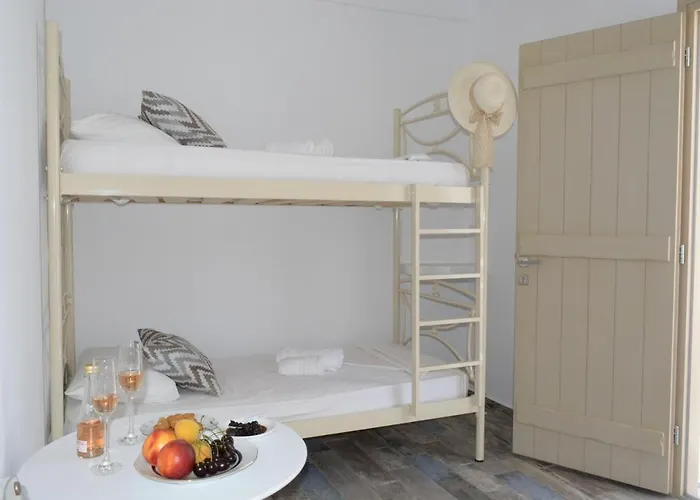 Depis Luxury Apartment Naxos City